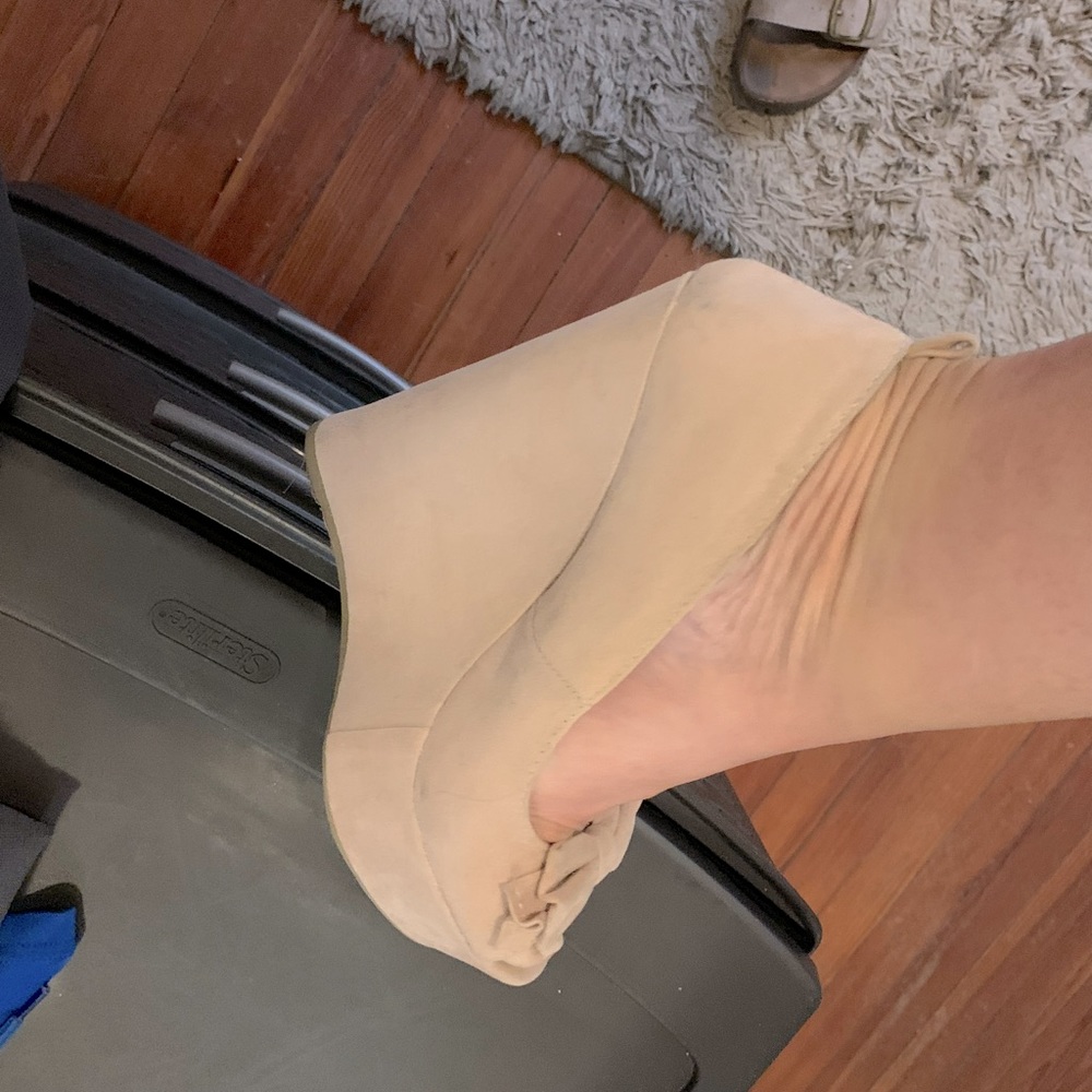 Bowtie Suede wedges